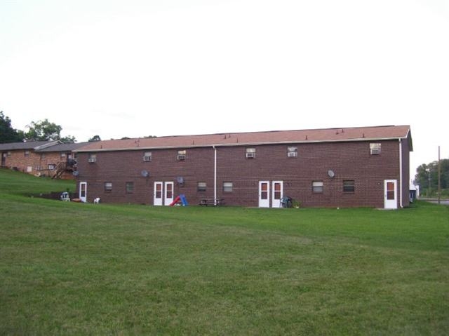 Back Side - Townhouse Apartments