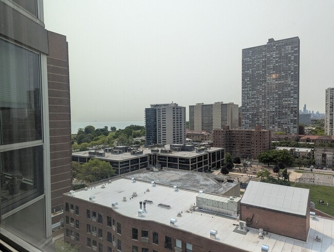 Building Photo - 720 W Gordon Terrace