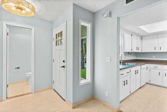 Building Photo - 77 Tomoka Meadows Blvd