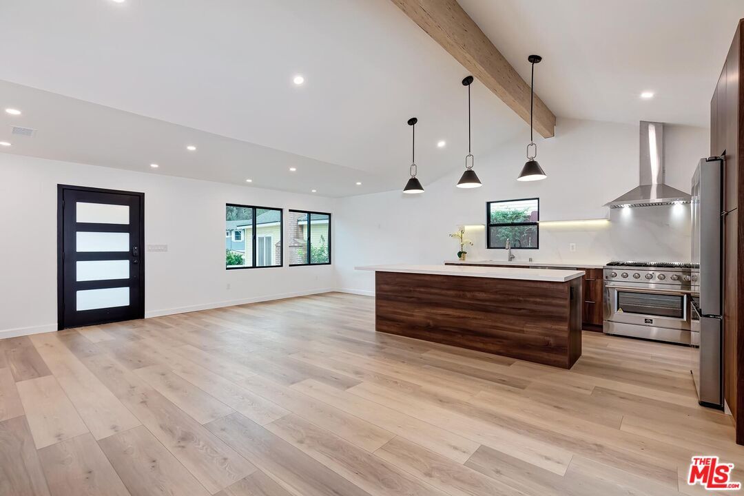Foto principal - 8343 Ridpath Dr