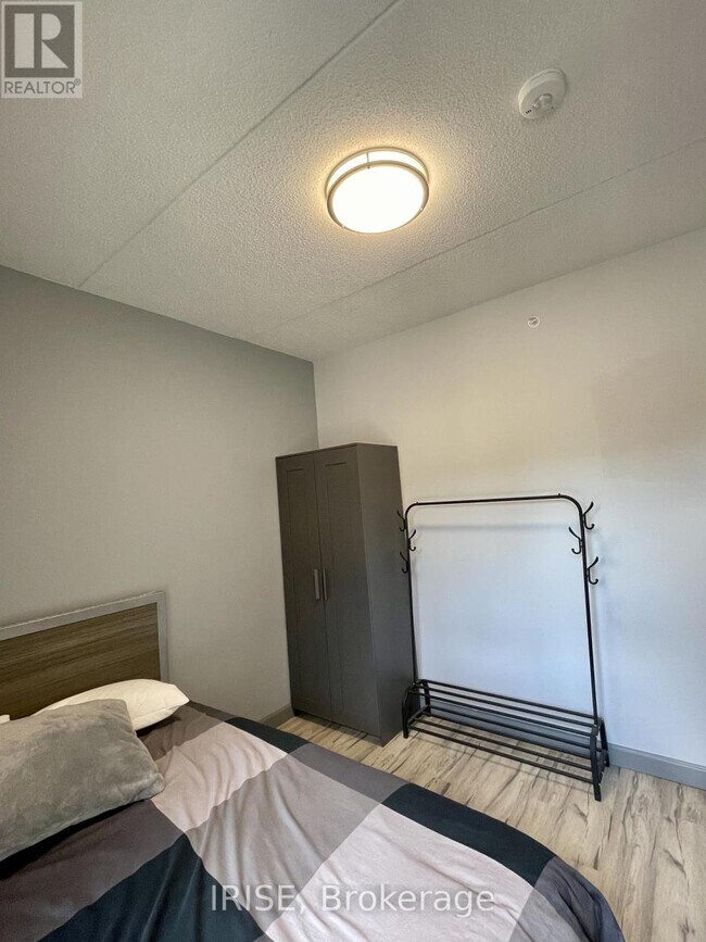 Photo du bâtiment - 77 Leland St