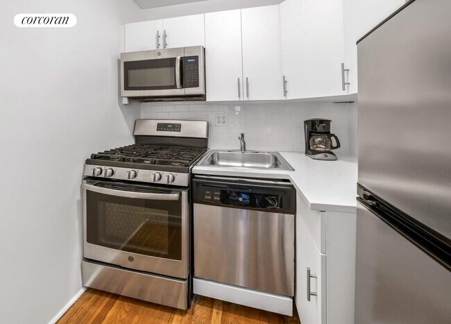 Foto del edificio - 120 E 19th St