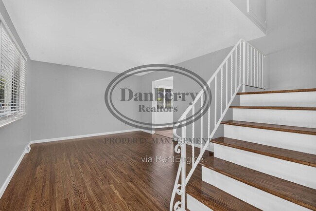 Foto del edificio - 6946 Kinsman Dr