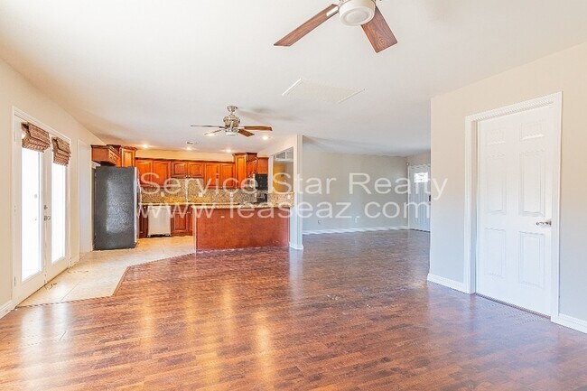 Building Photo - 1726 N 75th Pl