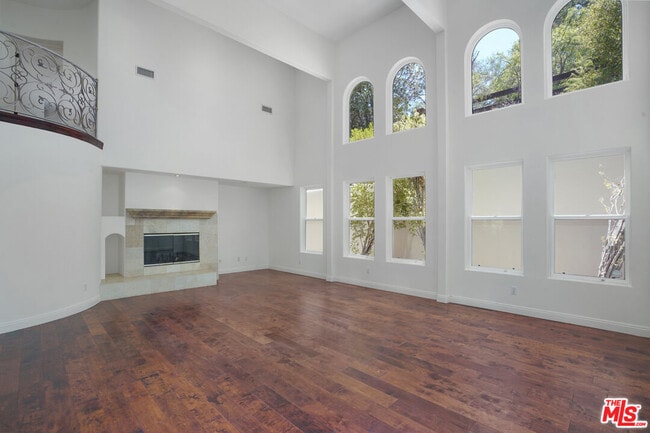 Building Photo - 3940 Oeste Ave