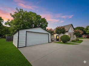 Building Photo - 8478 Rocky River Rd