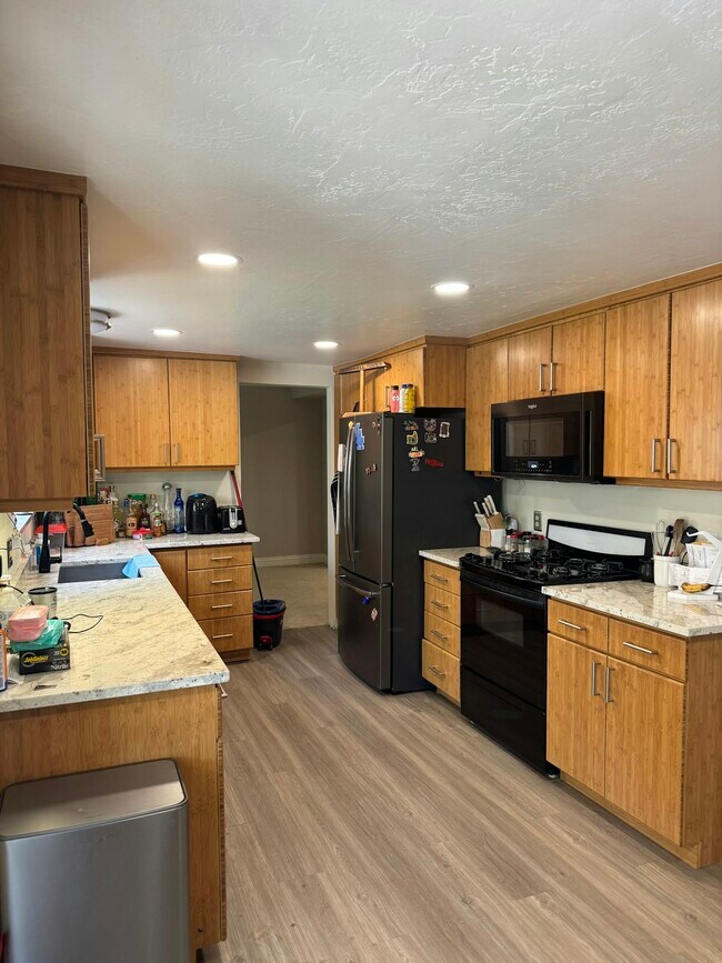 Foto del edificio - 1242 E Eastridge Cir