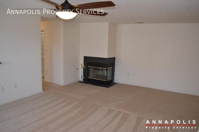 Building Photo - 2444 blue spring court