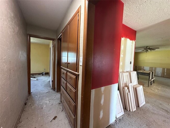 Building Photo - 412 Sundown Dr
