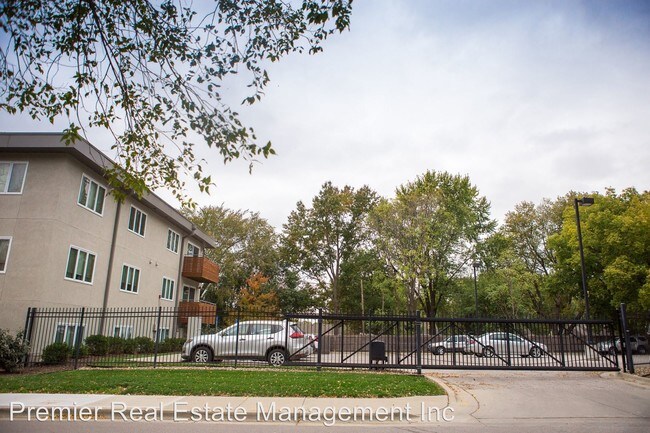 Building Photo - 2600 W 47th St