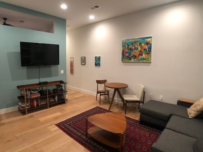living room w/ tv - 4308 Georgia Ave NW