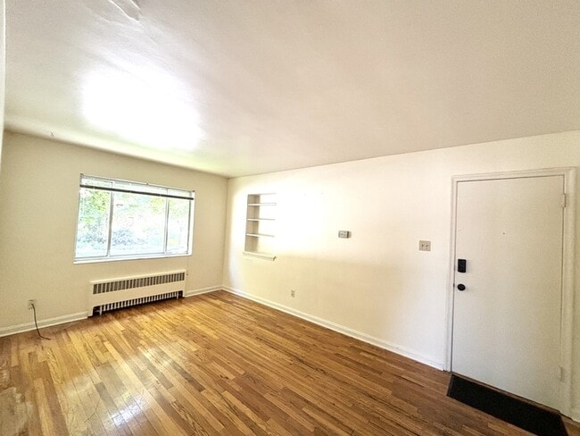 Photo - 680 Elizabeth St Apartment