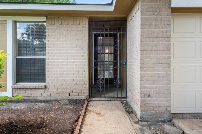 Foto del edificio - 6631 Villarreal Dr