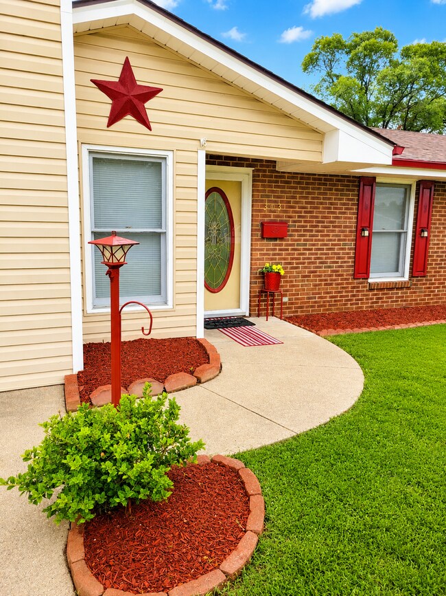 Hermosa entrada - 303 Rutherford Ave NW