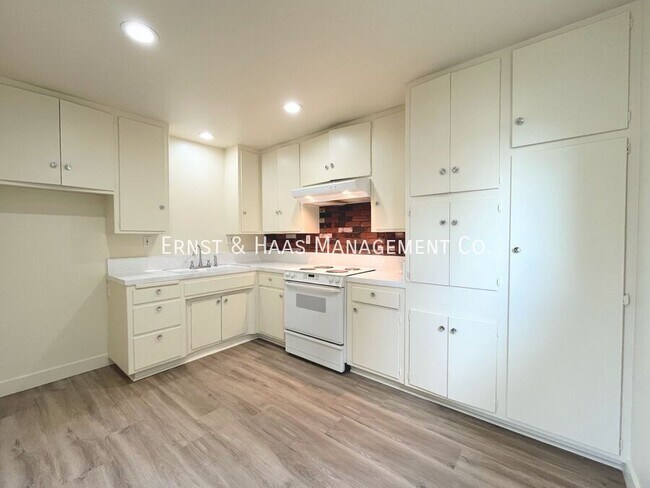 Foto del edificio - 4107 E 14th St