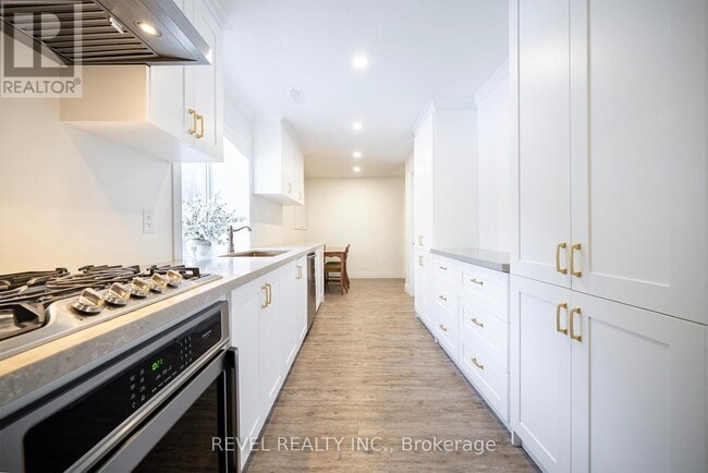 Building Photo - 20 Casson Ln