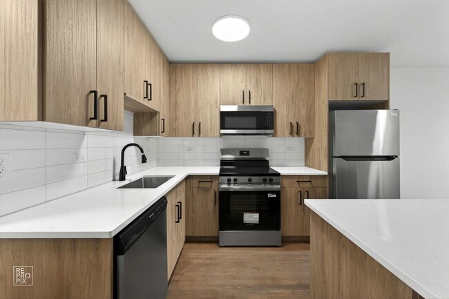 Foto del edificio - 7359 N Winchester Ave