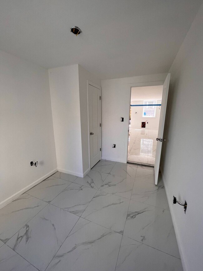 Foto del edificio - 2832 W 15th St