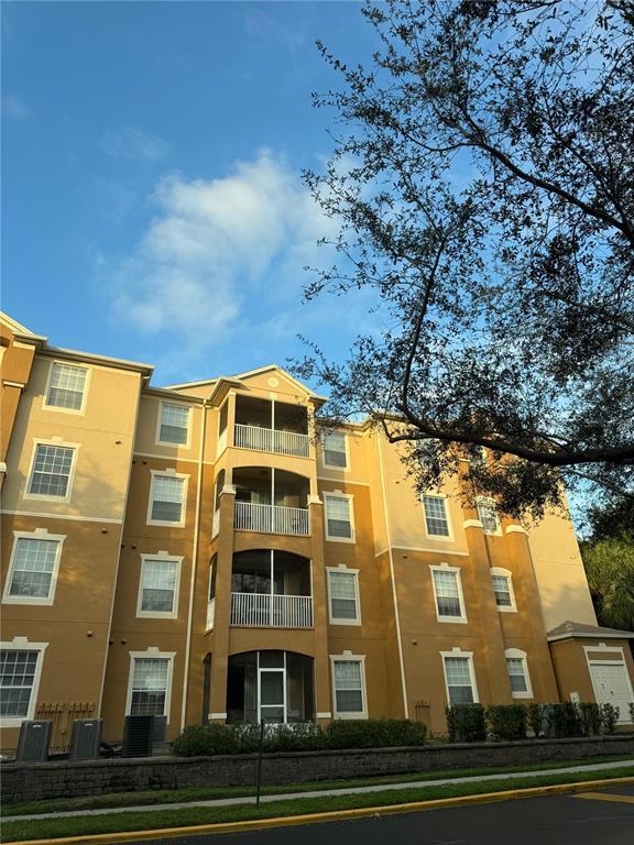 Building Photo - 2484 San Tecla St