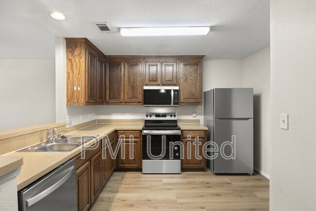 Foto del edificio - 2335 N Elm St