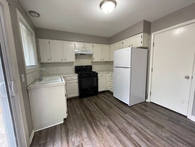 Foto del edificio - Fresh Rehabbed Unit in Allendale 2 Bed 1 Bath