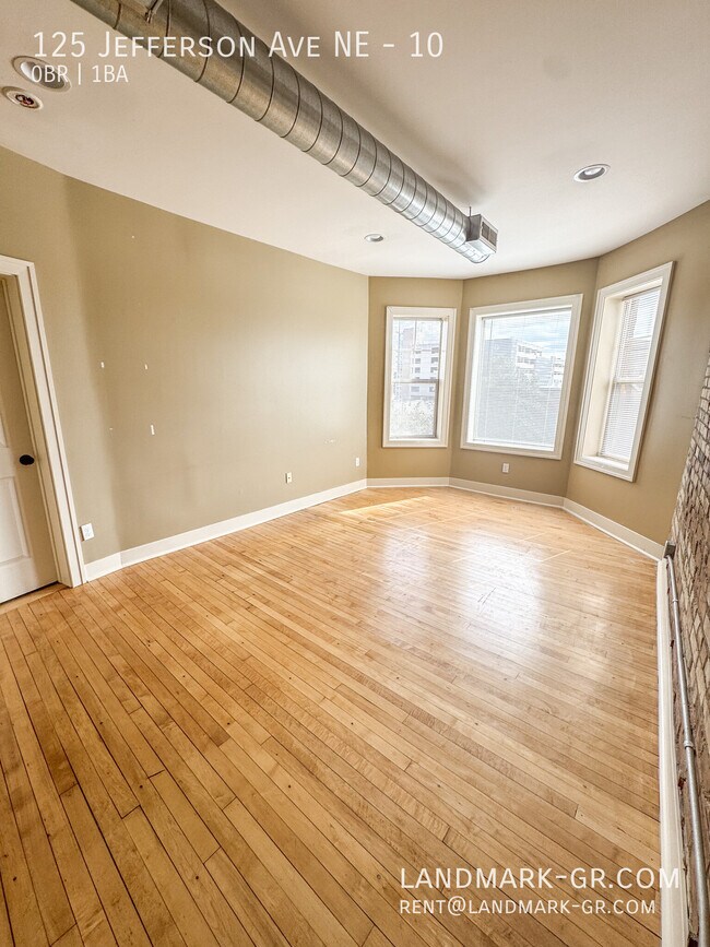 Foto del edificio - 125 Jefferson Ave SE