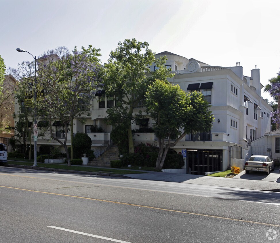 Primary Photo - 4320 Laurel Canyon Blvd