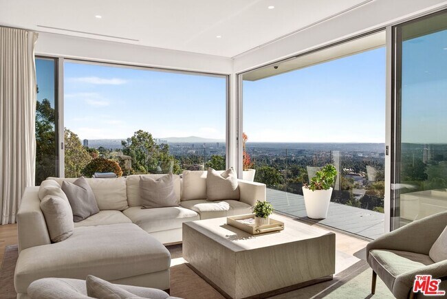 Foto del edificio - 9894 Beverly Grove Dr