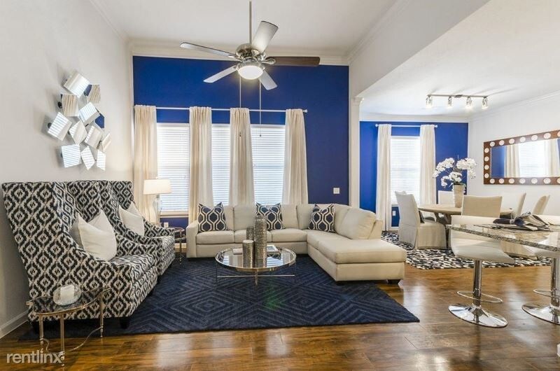 Foto principal - 5300 Serene Hills Dr