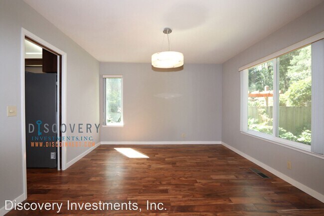 Foto del edificio - 3 br, 2.5 bath House - 6763 Pinehaven Rd