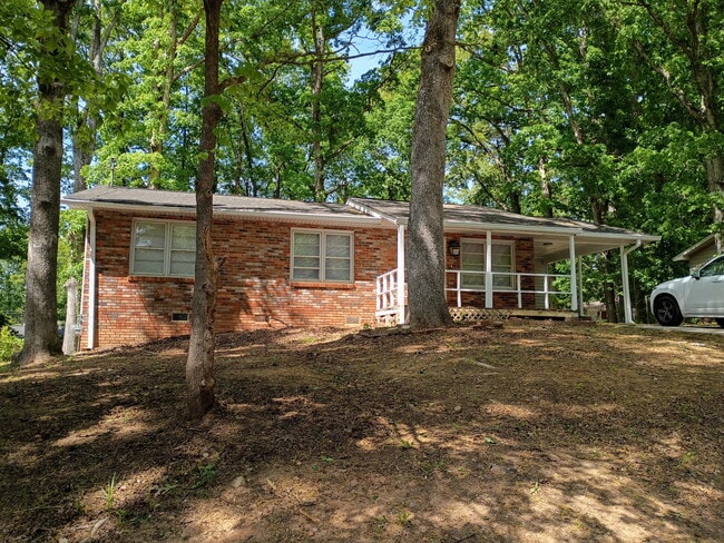 Photo - 2480 Woodland Dr NW House