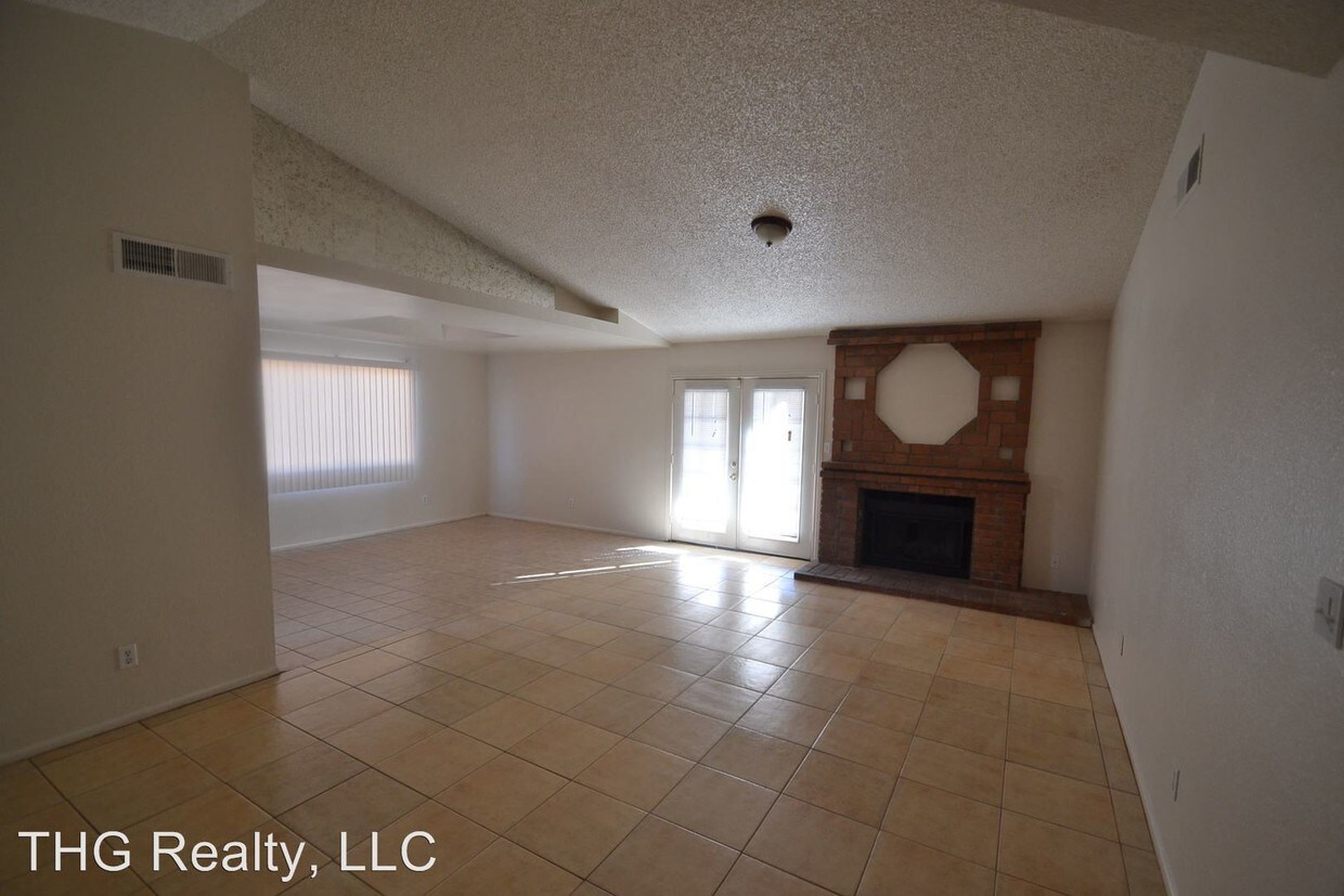 Primary Photo - 7953 W Heatherbrae Dr
