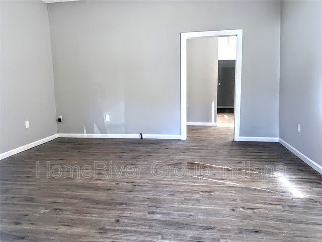 Foto del edificio - 630 W 8th St