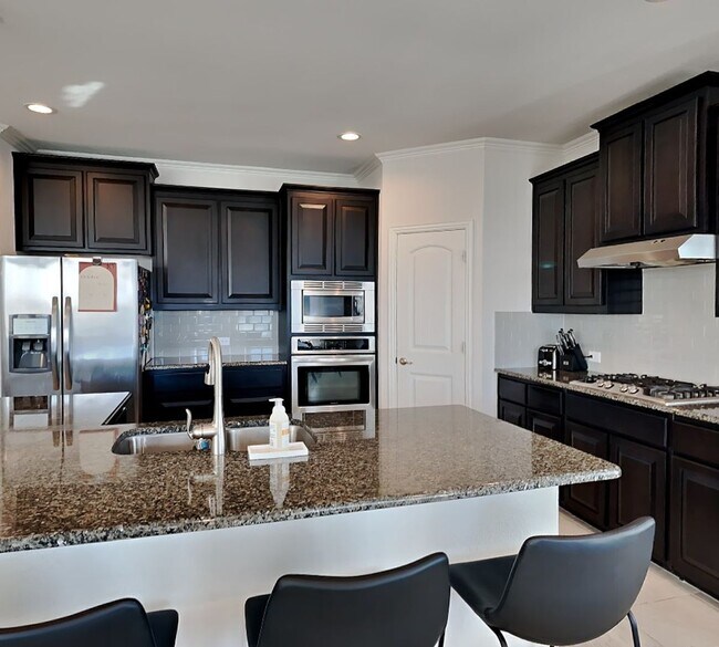 Building Photo - Resort-Style Living in the Award-Winning Morningstar Community!