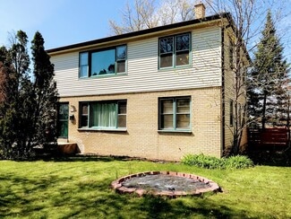 Building Photo - 8114-8116-8116 W Hampton Ave