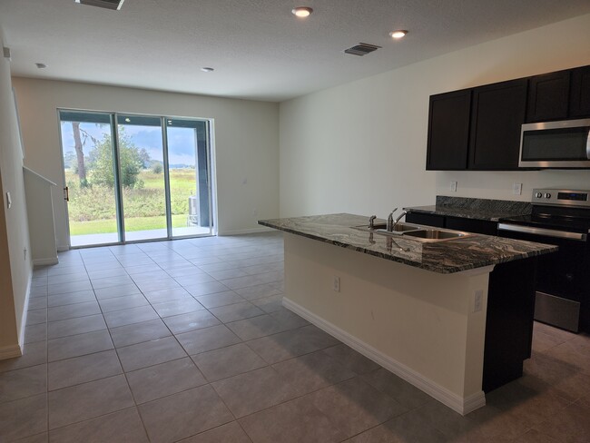 Foto del edificio - 34310 Redwood Dawn Ln