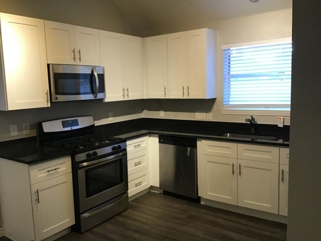 Building Photo - 5010 Chase Mountain Dr