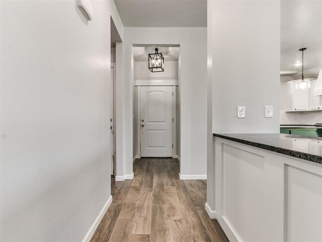 Building Photo - 2503 Charlton Dr