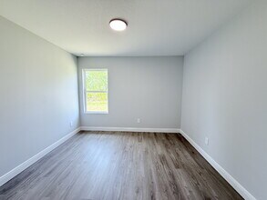 Building Photo - 3830 El Rado Ave