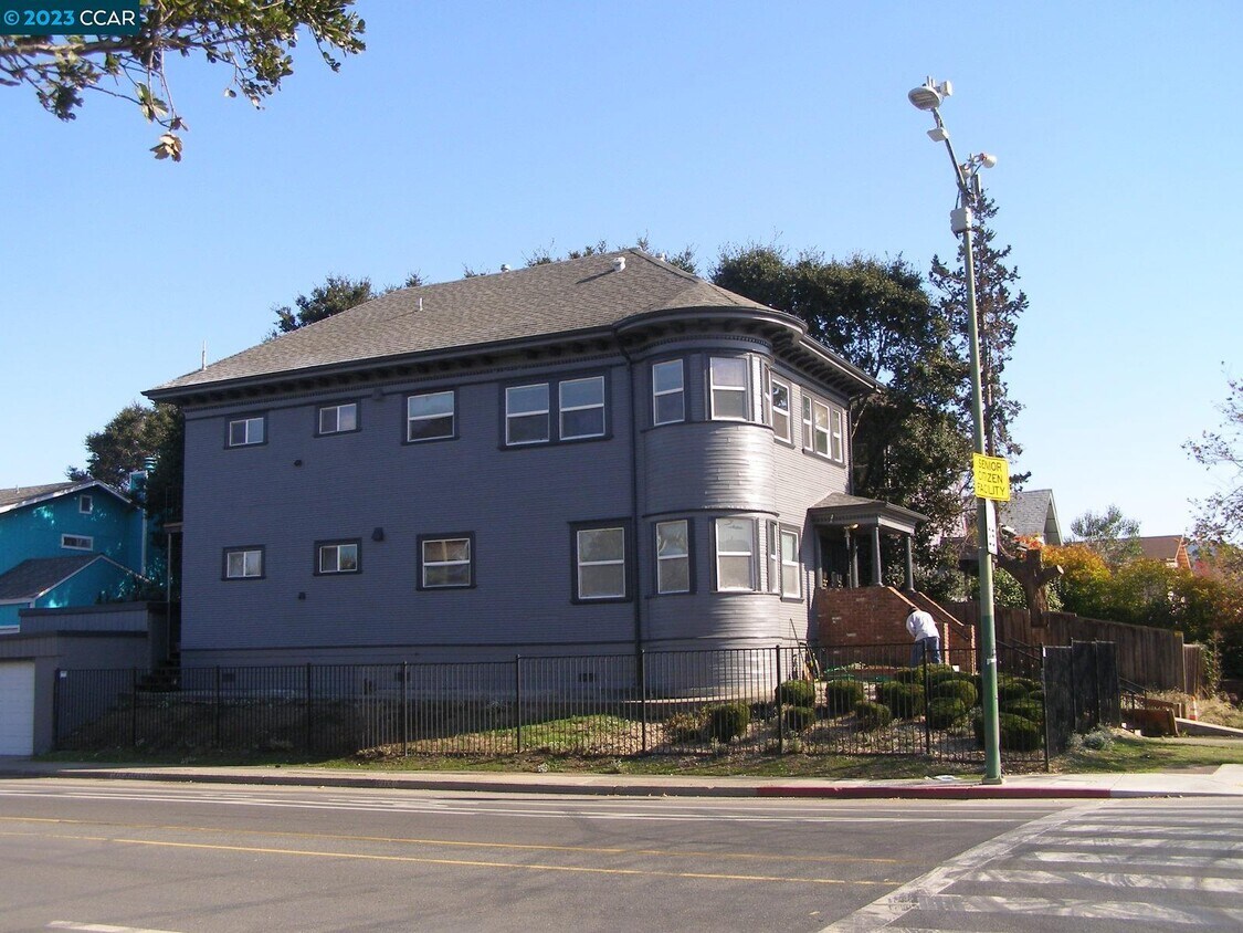 1128 16th St, Oakland, CA 94607 Townhome Rentals in Oakland CA