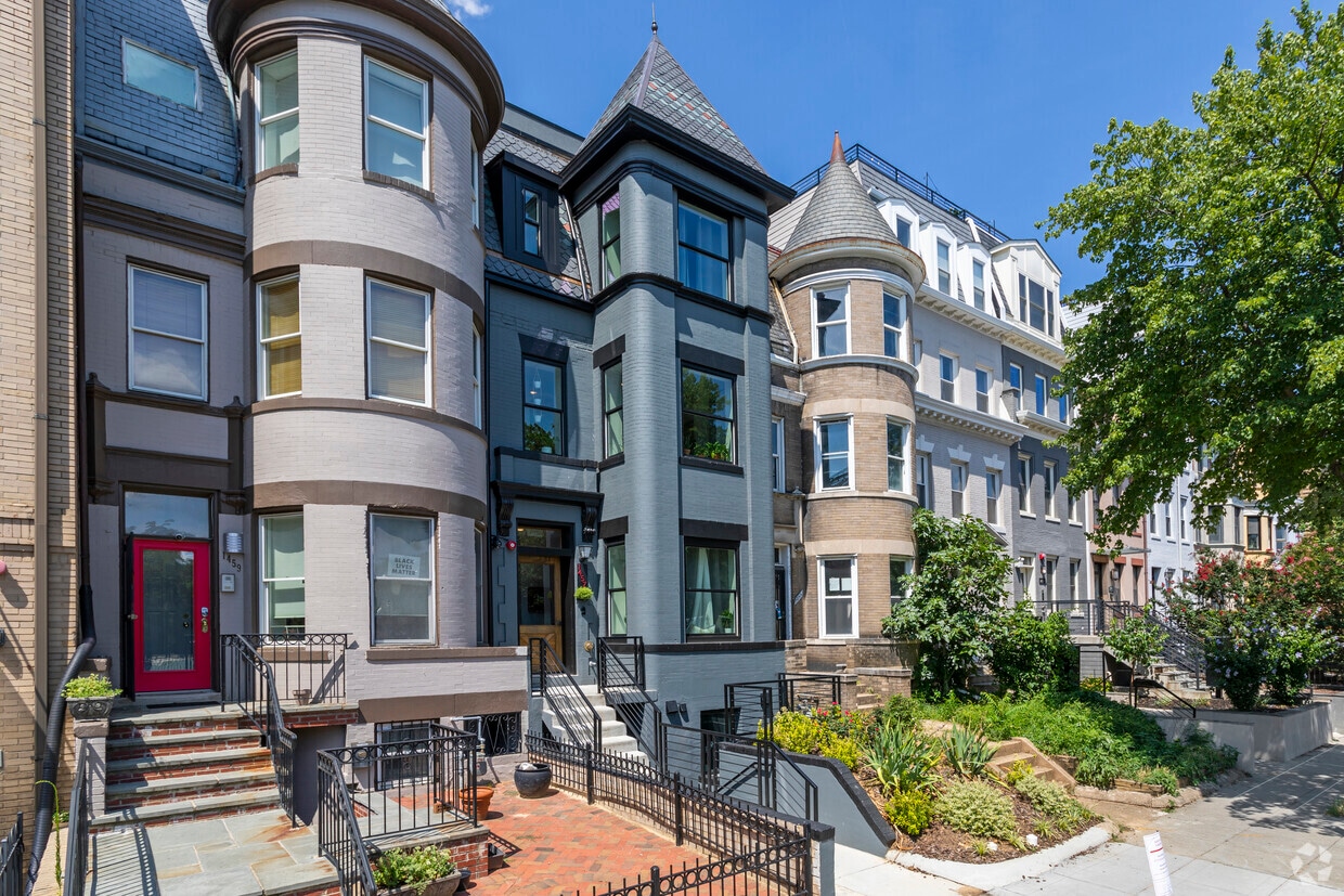1457 Girard St NW - Front - Harding's Court