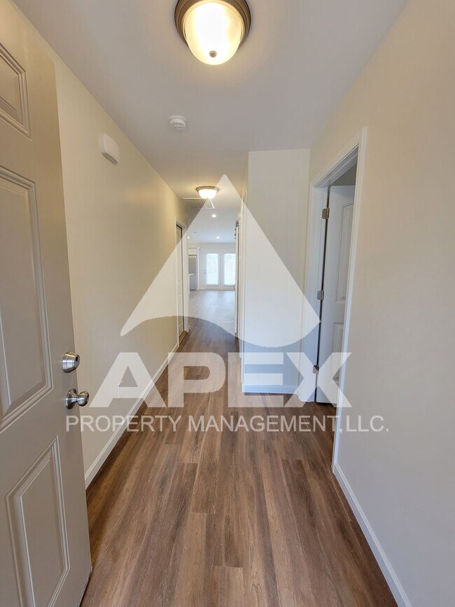 Foto del edificio - 2Bd/2 Ba Single Level Condo w/1-Car Garage...