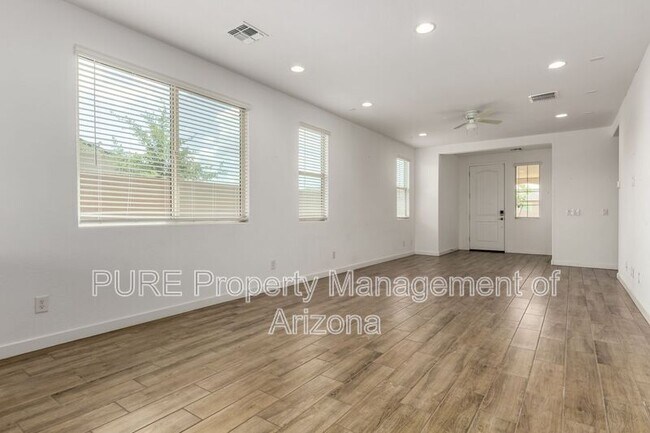 Foto del edificio - 4435 N 94th Dr