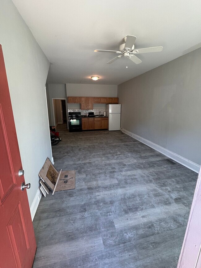 Foto del edificio - 35 E High St