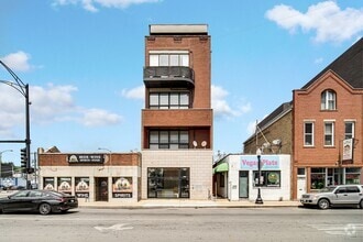 Building Photo - 1552 W Fullerton Ave