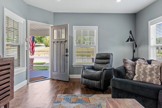 Foto del edificio - 607 S Alamo St