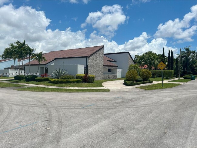 Building Photo - 8735 SW 54th St