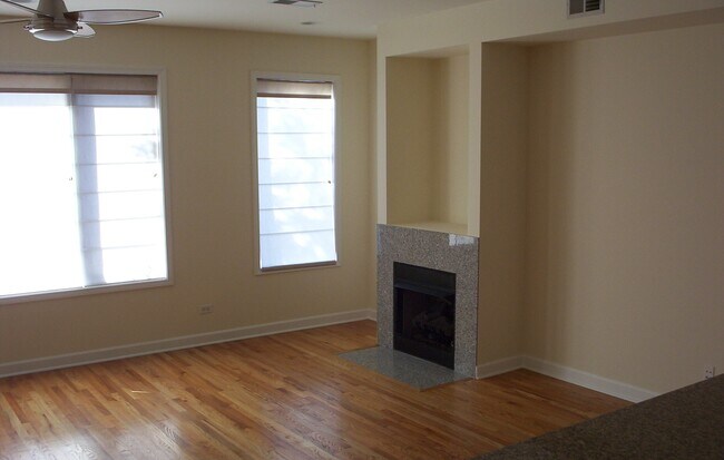 Sala de estar - 821 S Western Ave