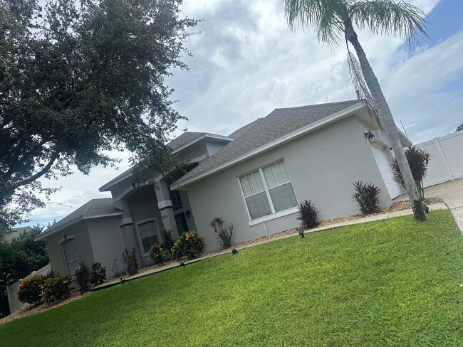 Building Photo - 2726 Formosa Blvd