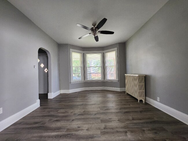 Foto del edificio - 392 W Hickory St